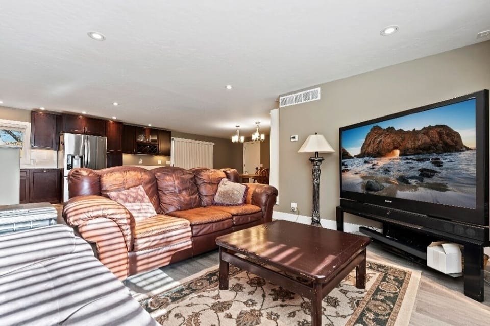 Screen, Indoors, Furniture, Living Room, Home Decor