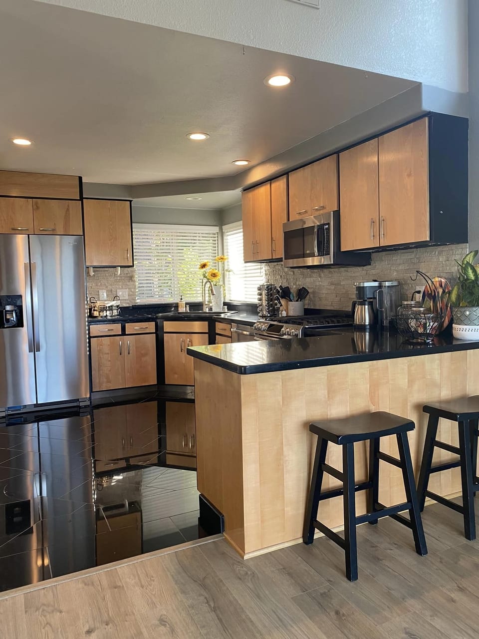 spacious kitchen with breakfast bar