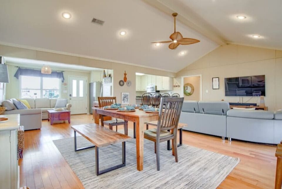 Spacious open floor plan.