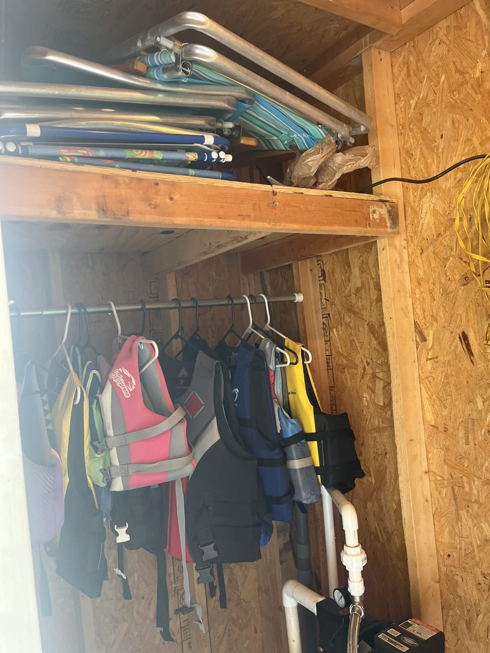Life jackets, floats, fishing poles, etc. available for use during stay. 