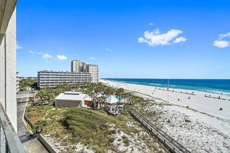 Beach Please Balcony View