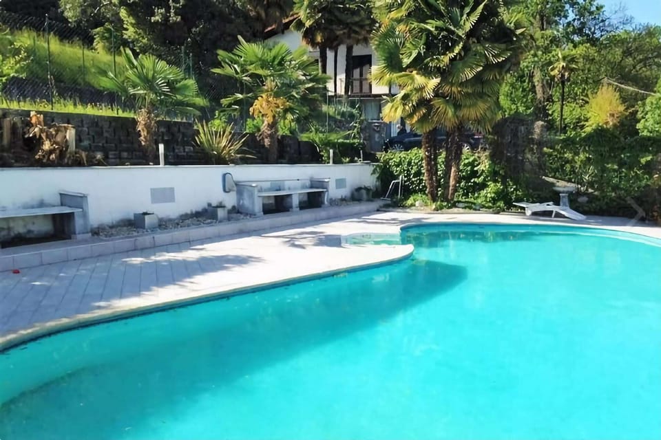Holiday Home Swimming Pool