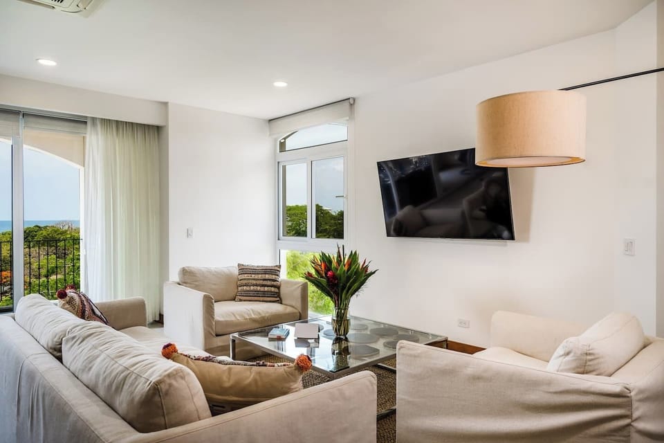 Relax on the couch to the sounds of the rolling waves. 