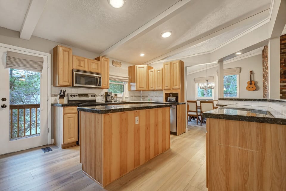 Great kitchen with everything you need