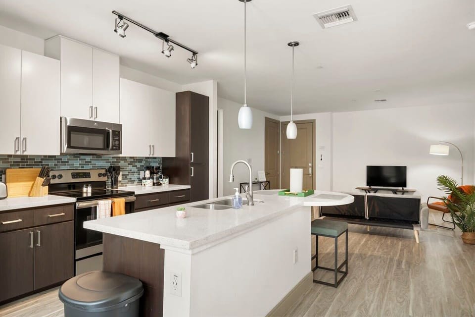 Fully Equipped Kitchen!