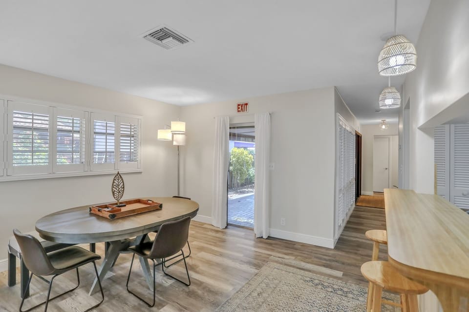 Dining Table, Furniture, Table, Dining Room, Indoors