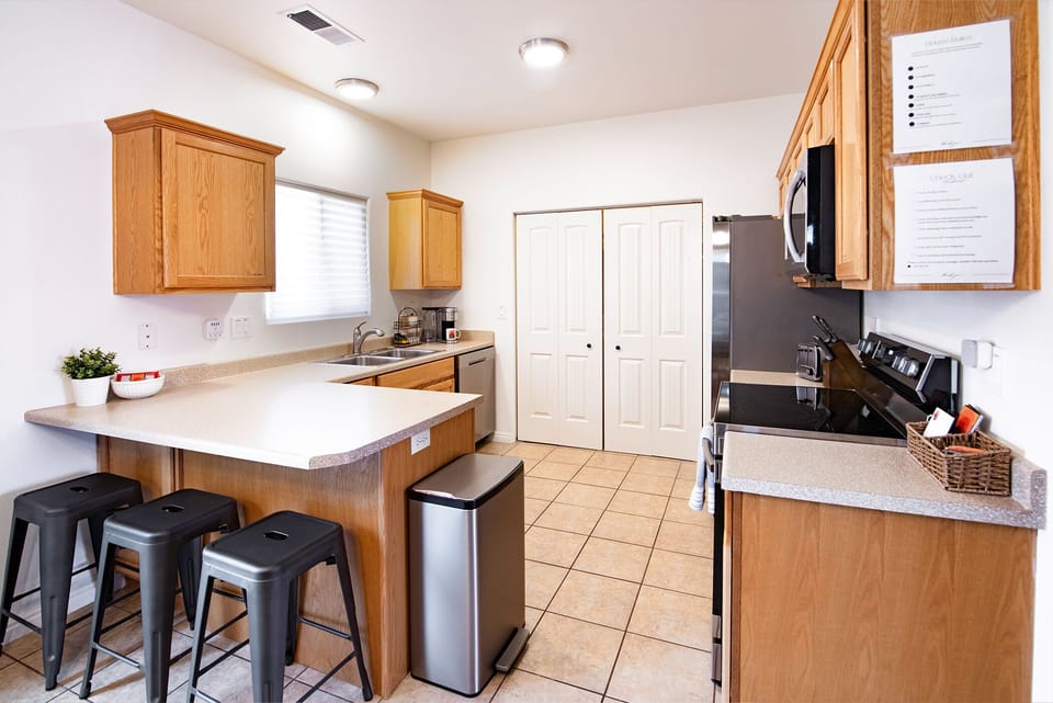 Kanab Casita Vacation Rental in Kanab Utah - Kitchen 2
