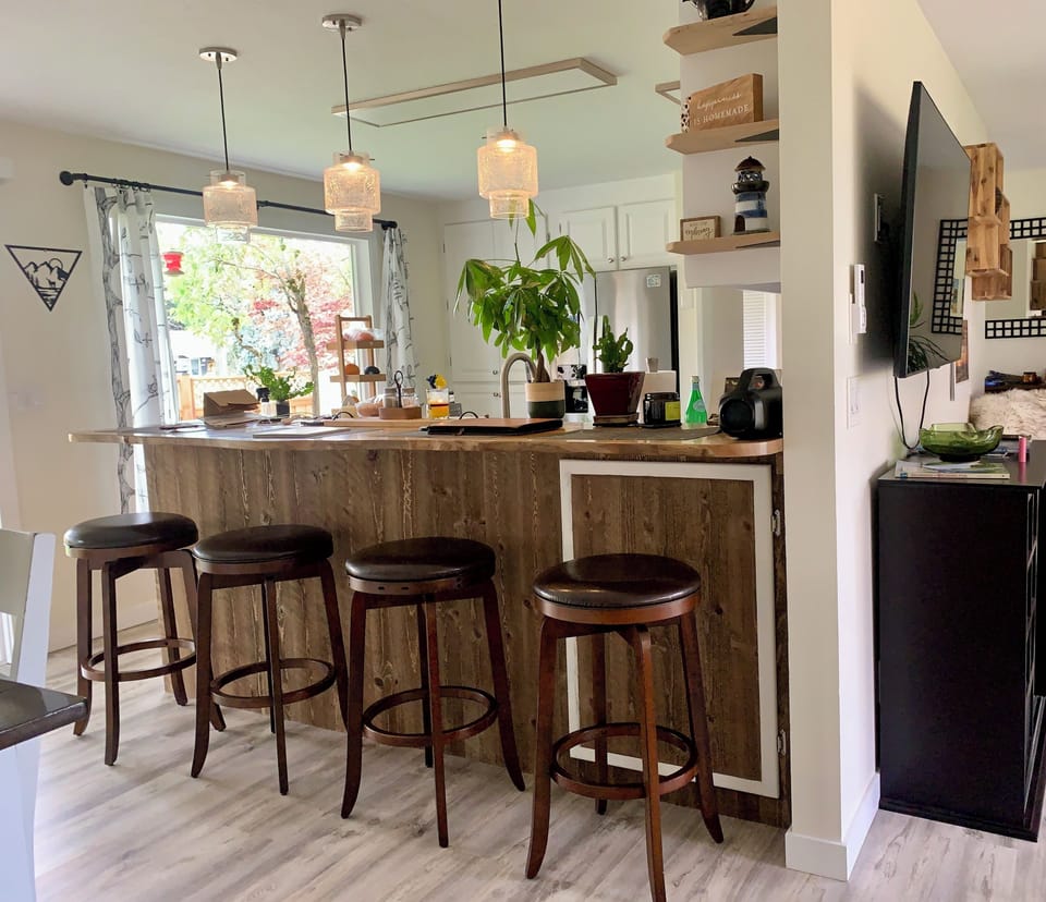 Elm wood Bar Top for hang out.