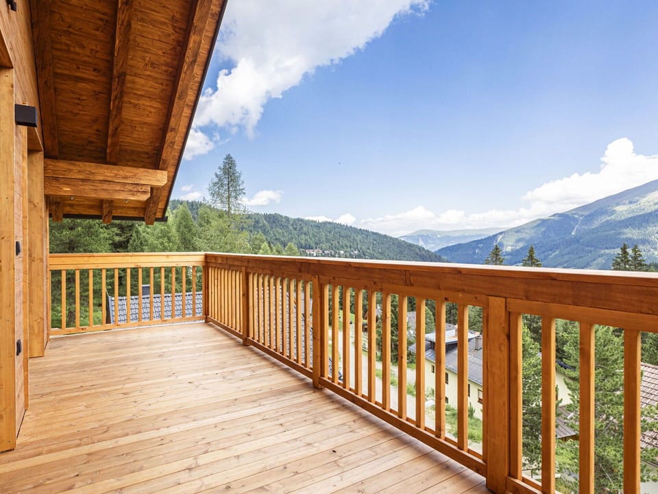 Cloud, Sky, Mountain, Tree, Wood, Natural Landscape, Fence, Porch, Plant, Wood Stain