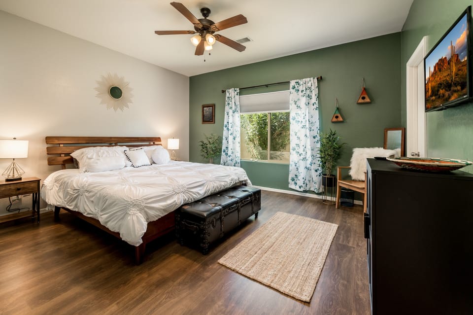 Main bedroom with walk-in closet and en-suite full bathroom