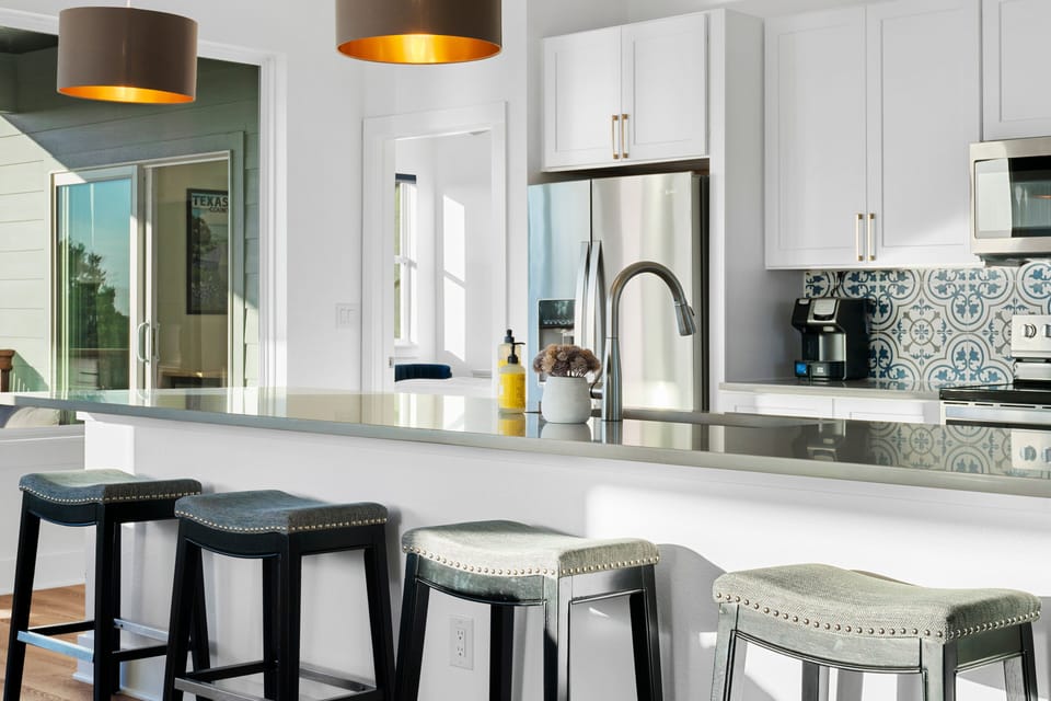 Kitchen | Main Floor | Coffee Maker | Toaster | Blender