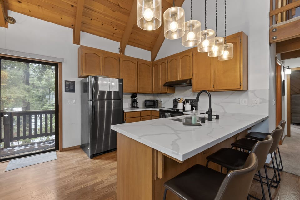 9-print-726 Marilyn Way-09