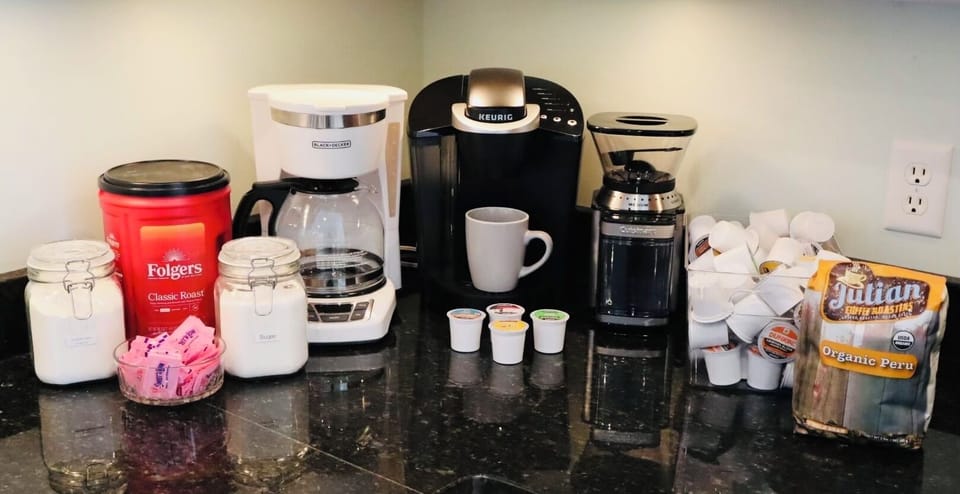 Coffee bar! Drip coffee maker, Keurig, & coffee bean grinder.  Coffee provide!