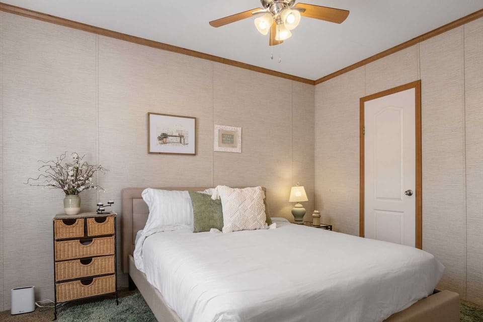 Restful slumber for four is provided here with a queen-sized bed in the bedroom and queen sleeper sofa in the living area. Fresh linens are included.