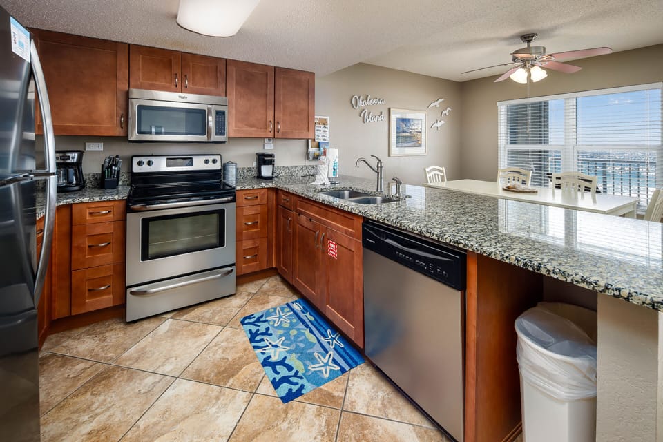 Kitchen - This unit features stainless steel appliances with lots of cabinet & counter space.