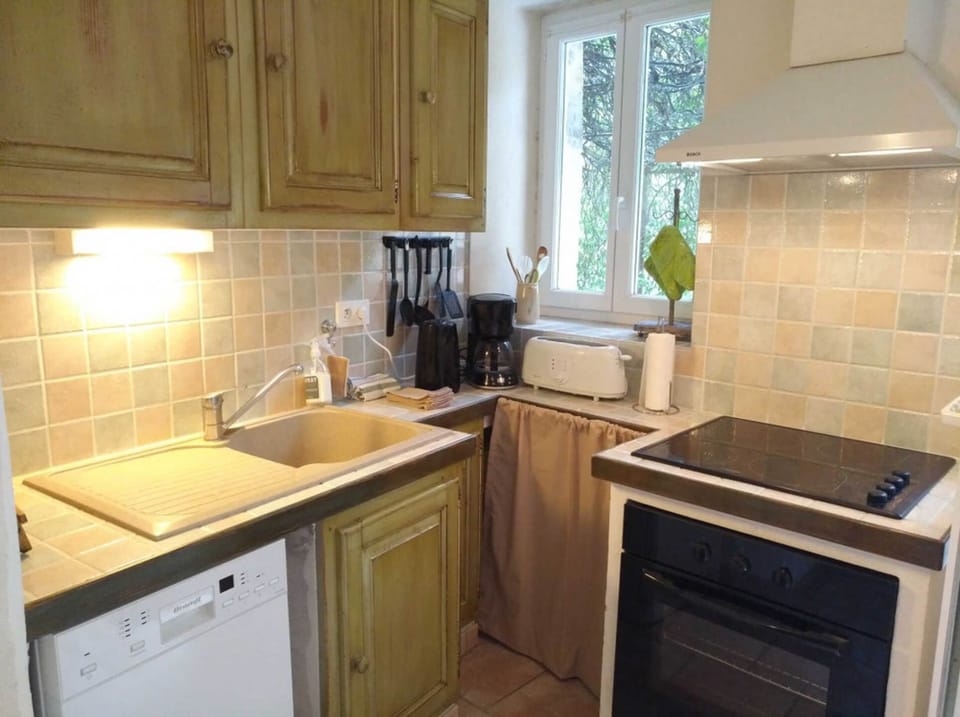 Les terrasses, gîtes en Cévennes, La rose des sables, cuisine