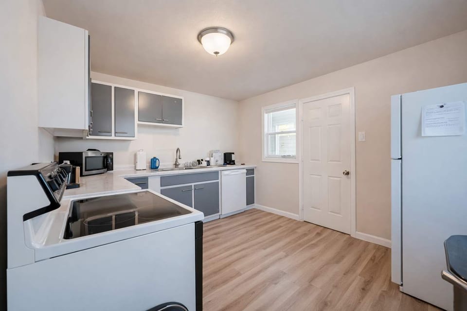Spacious Stocked Kitchen