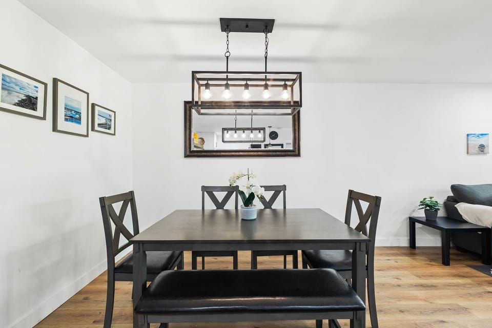 Dining Area - 6 Seats