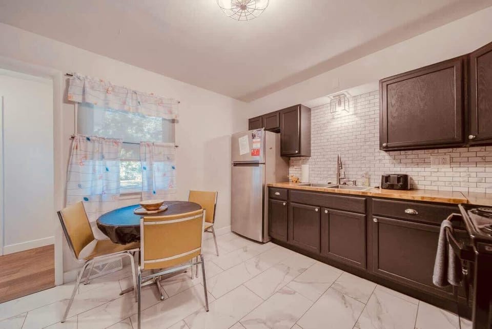 Full Kitchen and Dining Area