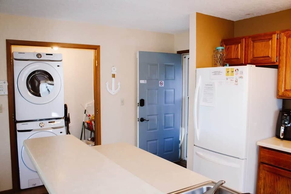 Kitchen / Laundry Area