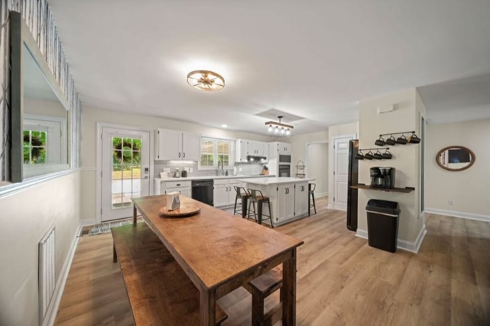 Kitchen and dining 
