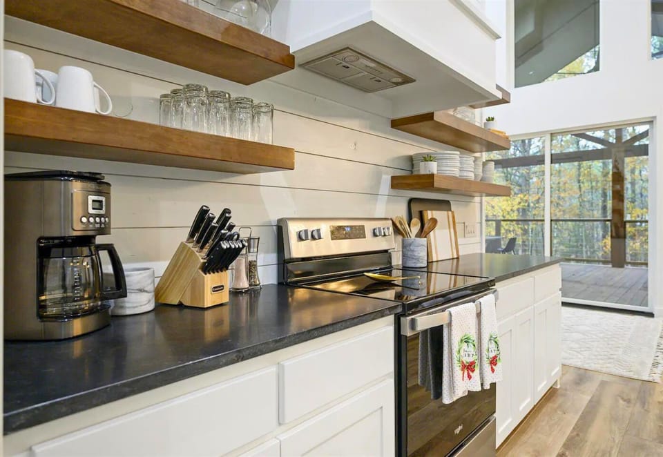 Everything within reach for a hassle-free cooking experience.