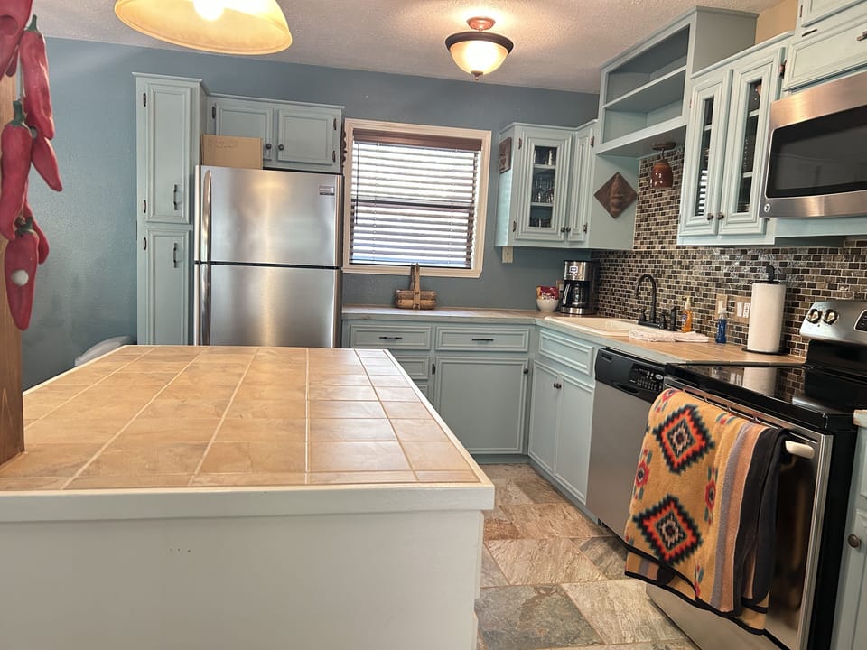 Updated kitchen with everything you need.