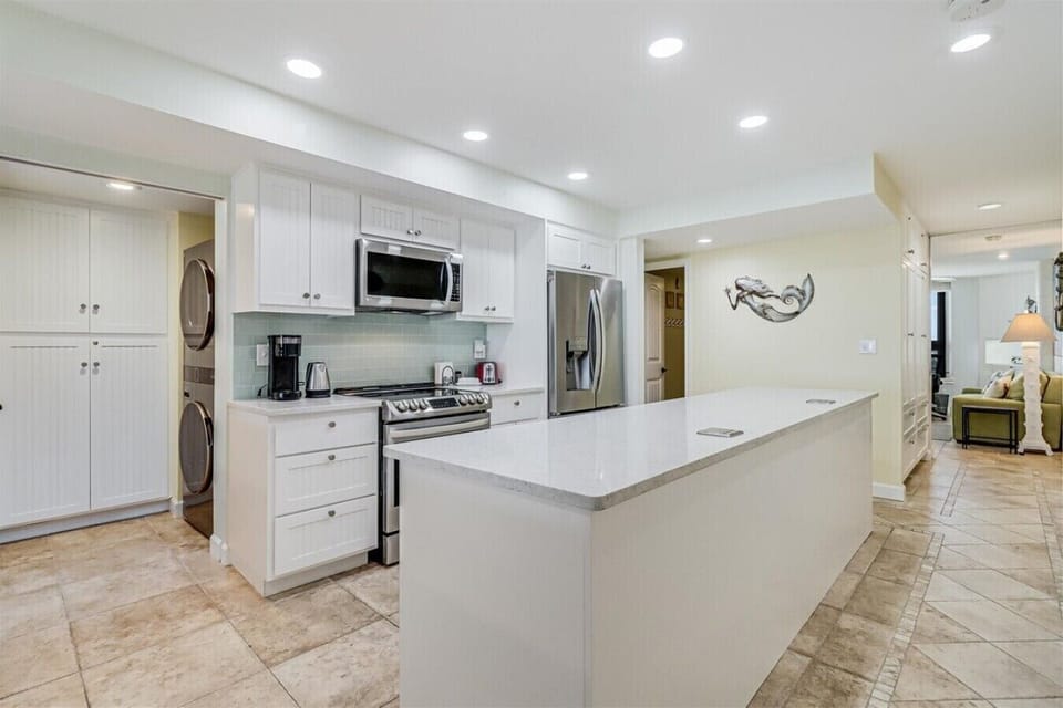Updated Kitchen w/ Island