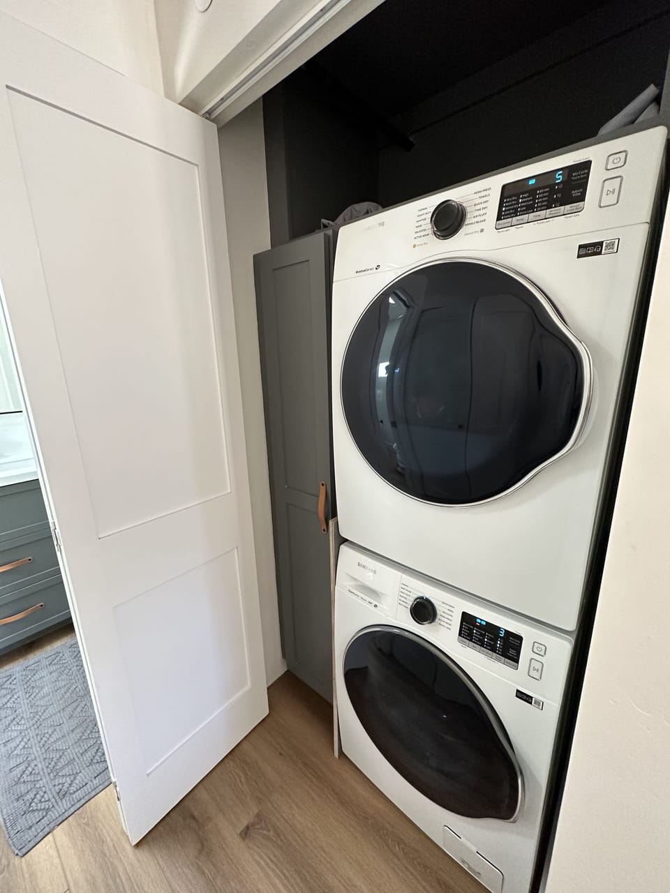 Washer/Dryer. Detergent included. 