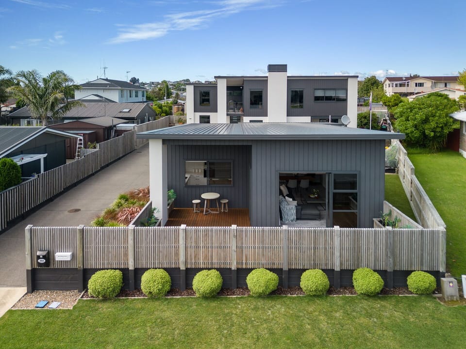 Townhouse on Levers - aerial shot