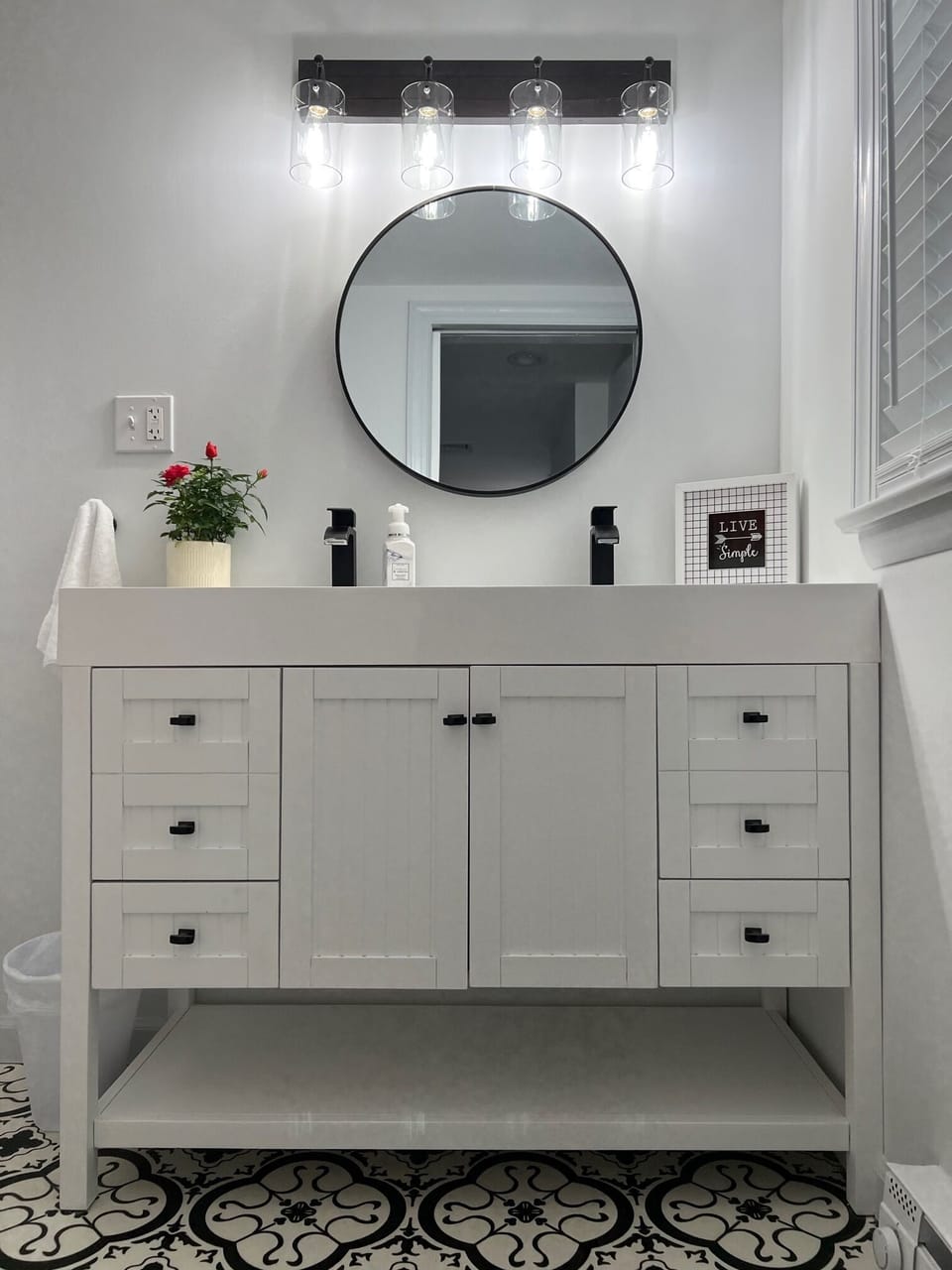Elegant and oversized double vanity with double vanity bowls