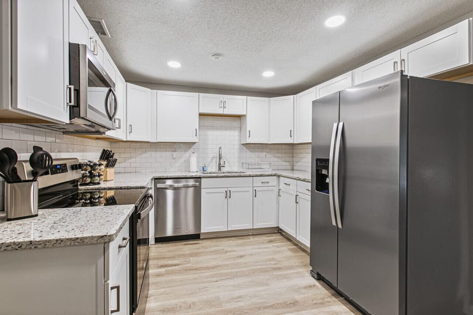 Prepare your favorite recipes for your family and friends in our fully equipped kitchen!