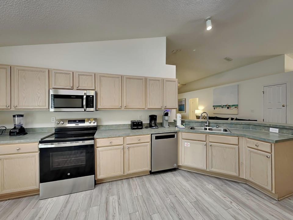 Kitchen - Modern Appliances
