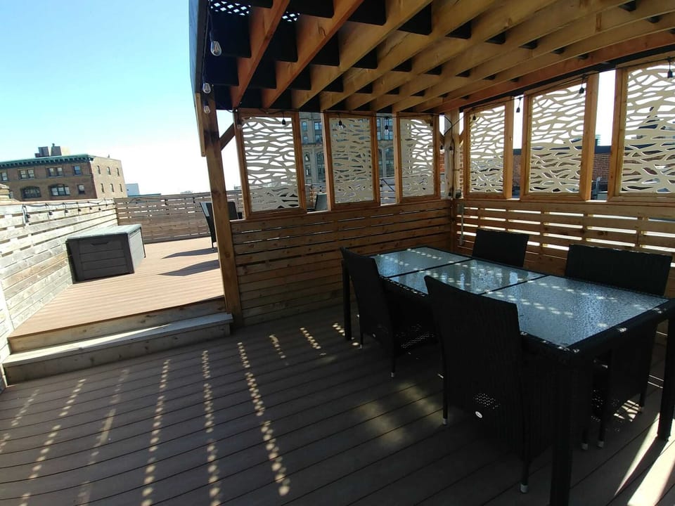 Roof top with dinning table