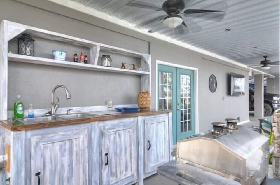 Outdoor kitchen with propane BBQ