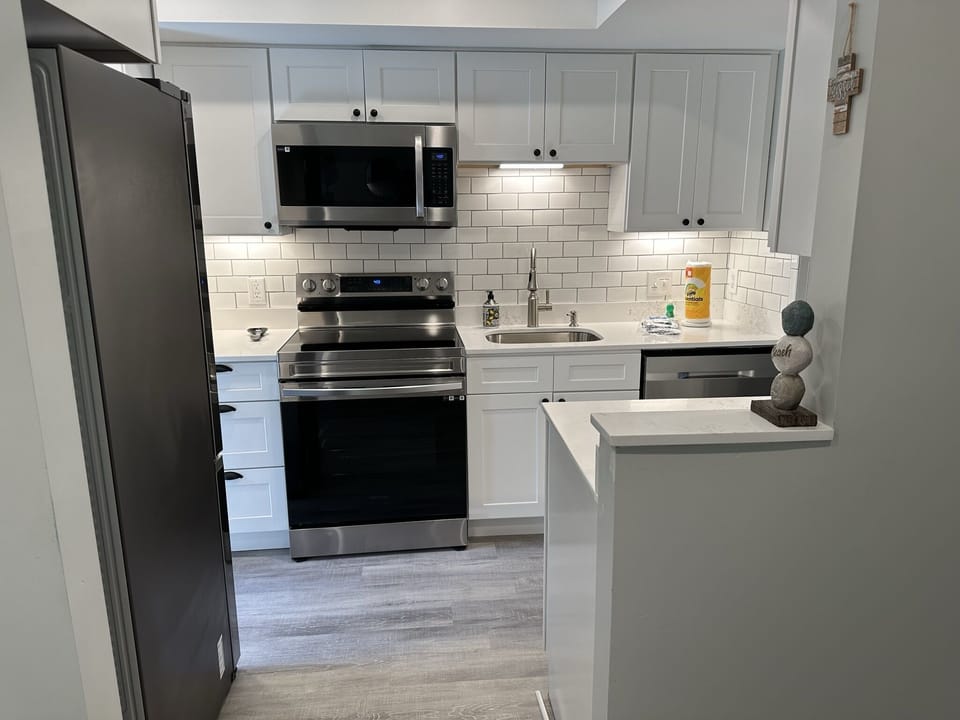 Fully equipped kitchen with all the things that you need to feel at home.