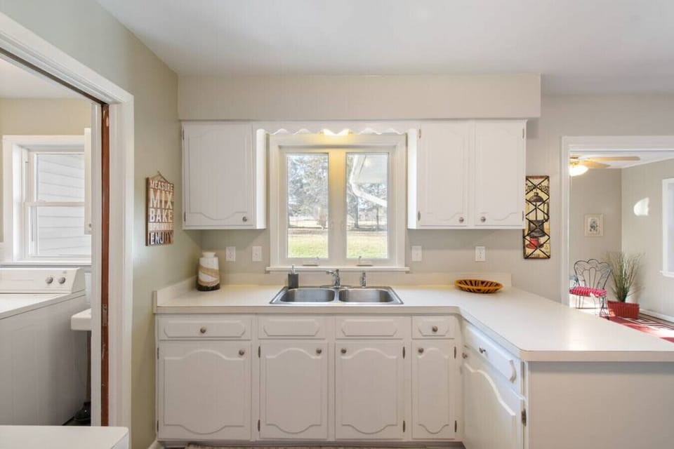 Bright and airy kitchen!