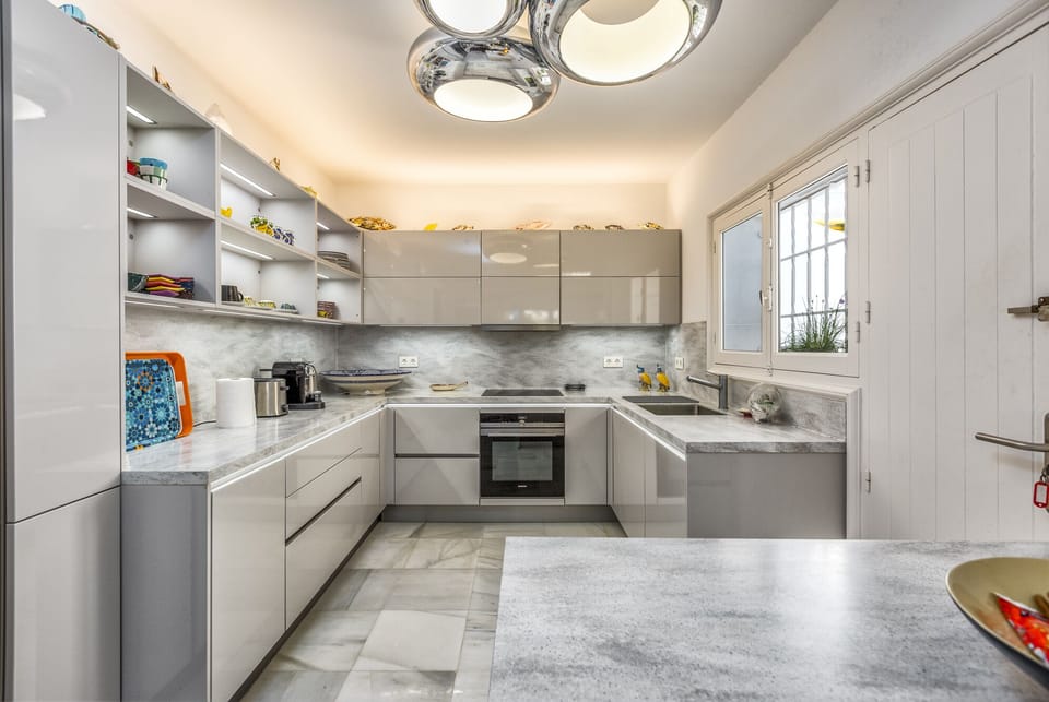 kitchen with everything you need to cook your family a nice home made meal