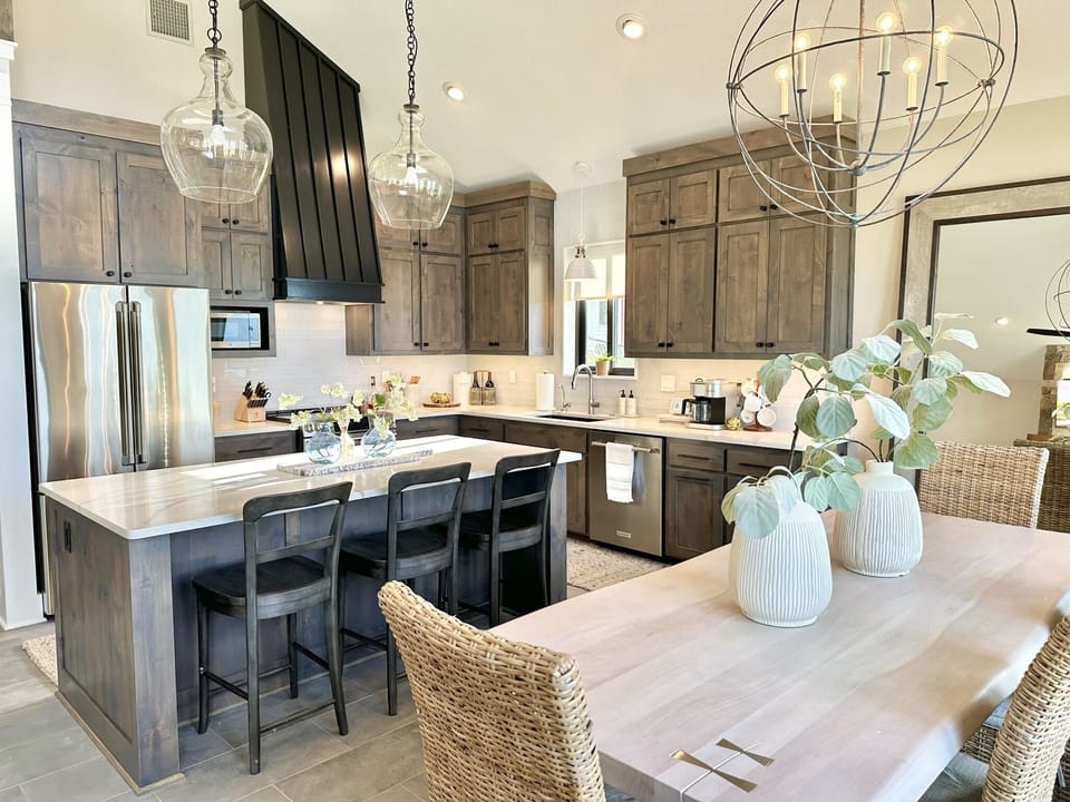 Open floor plan with vaulted ceilings