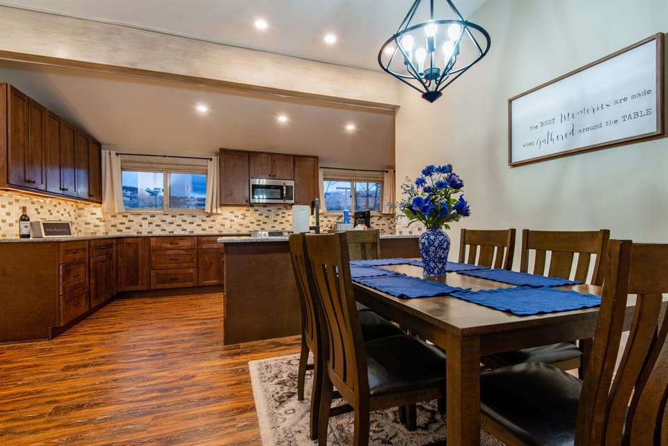 The dining table has seating for 6