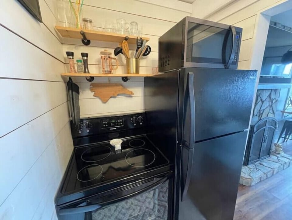 Small but mighty!! Enjoy full size appliances to cater to your culinary dreams! 