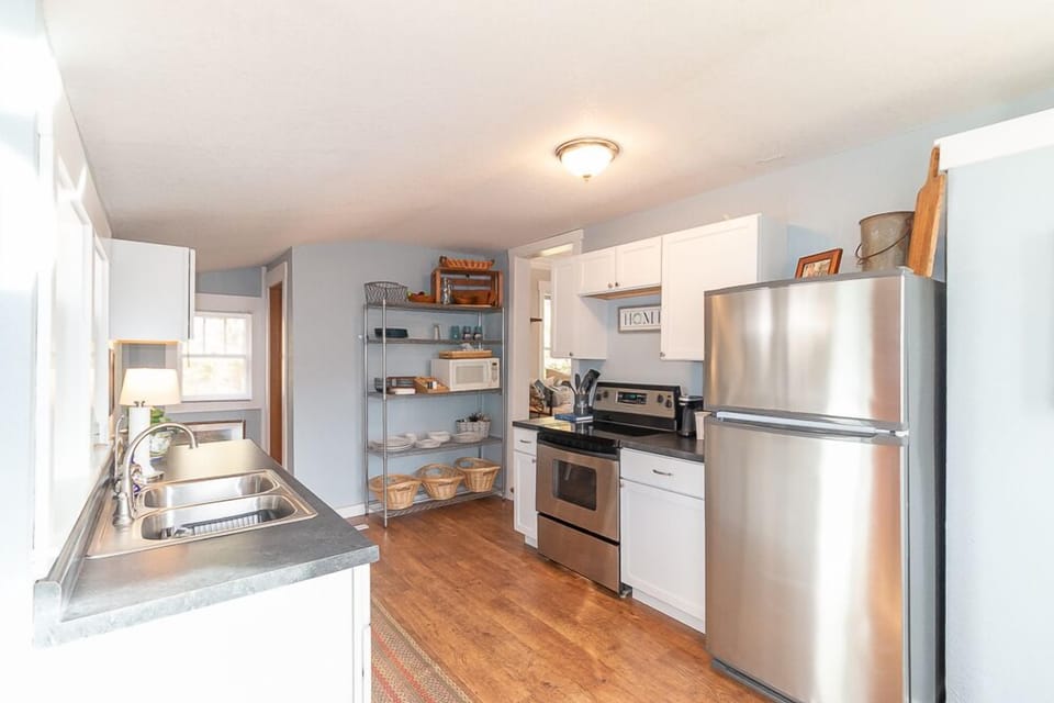 A fully stocked kitchen for all of your cooking needs.
