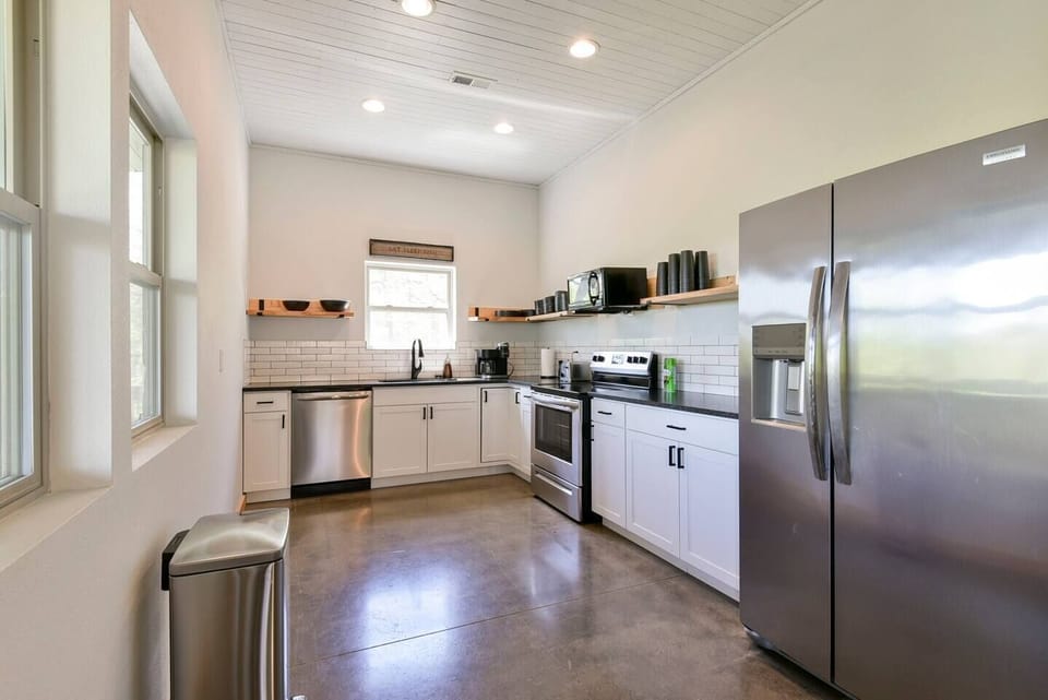 New Kitchen with stainless appliances