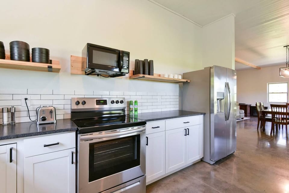 New Kitchen with stainless appliances