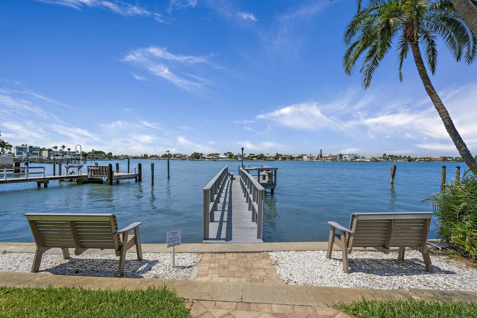 Fishing dock