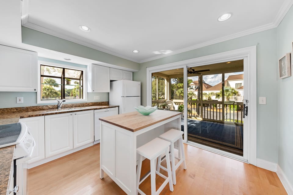 Opens to screened porch