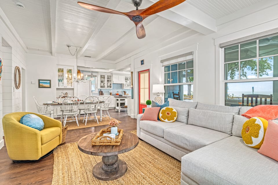 Living Room through to kitchen.