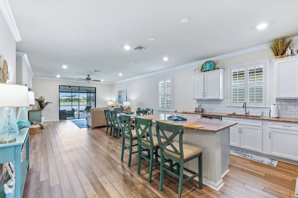 Seating for 3 at the Kitchen Island