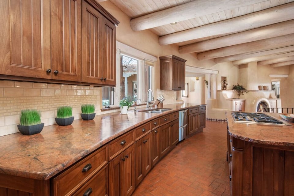 Spacious gourmet kitchen