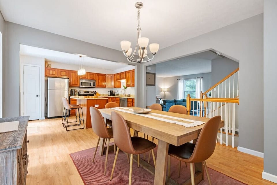 Bright Dining Area for Six
